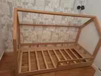Łóżko 80/180  domek z drewna z barierkami Montessori