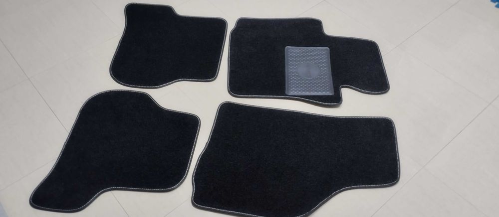 Jogo de tapetes novo /SEAT Leon 1 p
