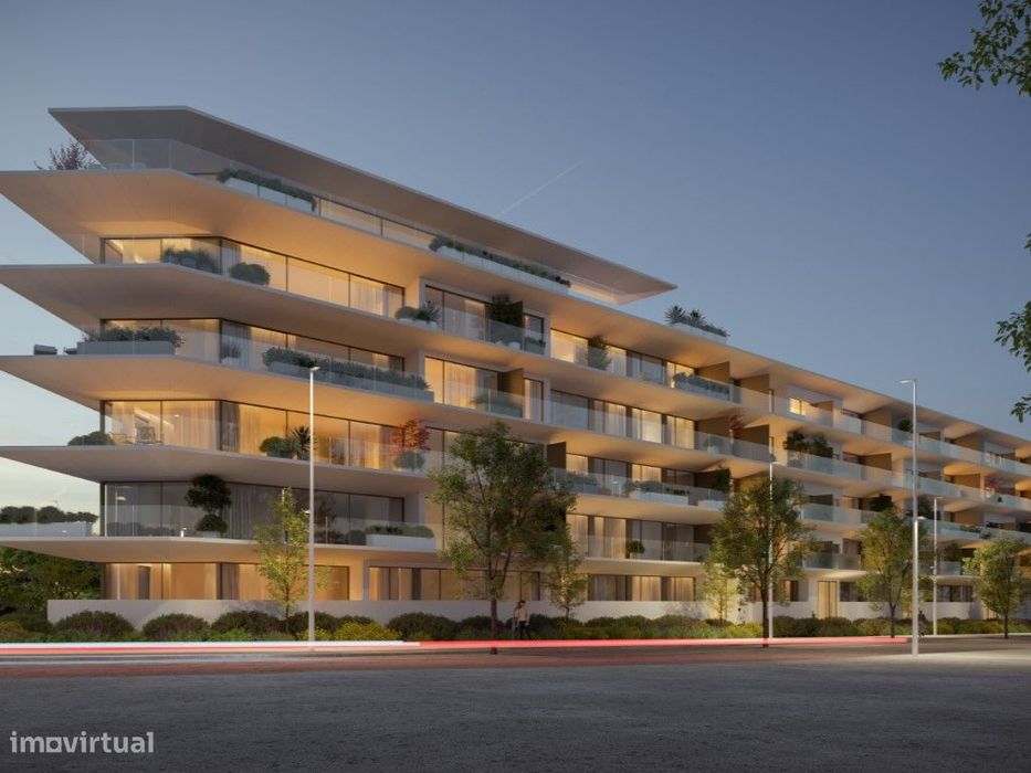 Apartamento T0 em Condomínio Privado na 1ª Linha de Mar | Forte S. ...