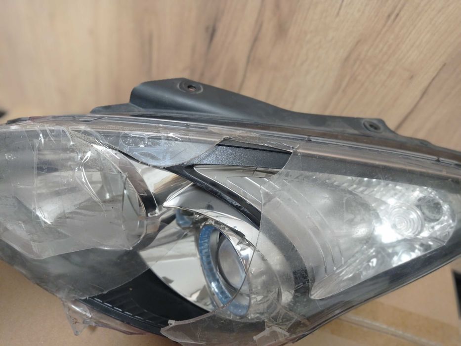 рабочая Левая фара Hyundai i30 2010 (оригинал) 700грн