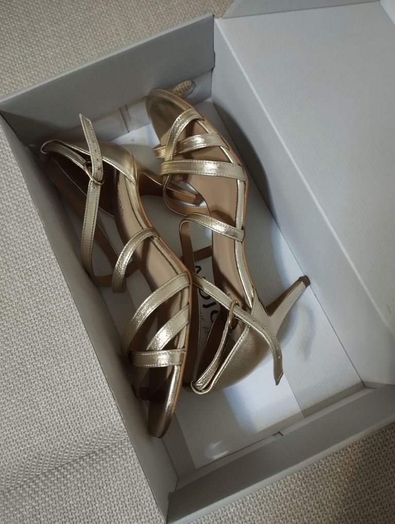 Buty sandałki złote