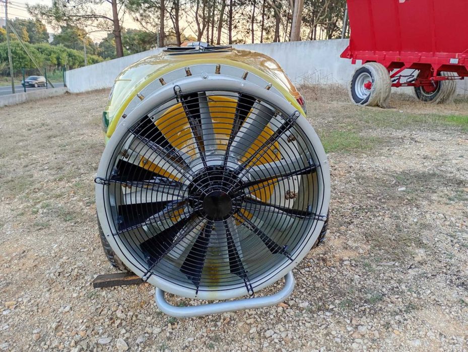 pulverizador rebocável 1000L ROCHA