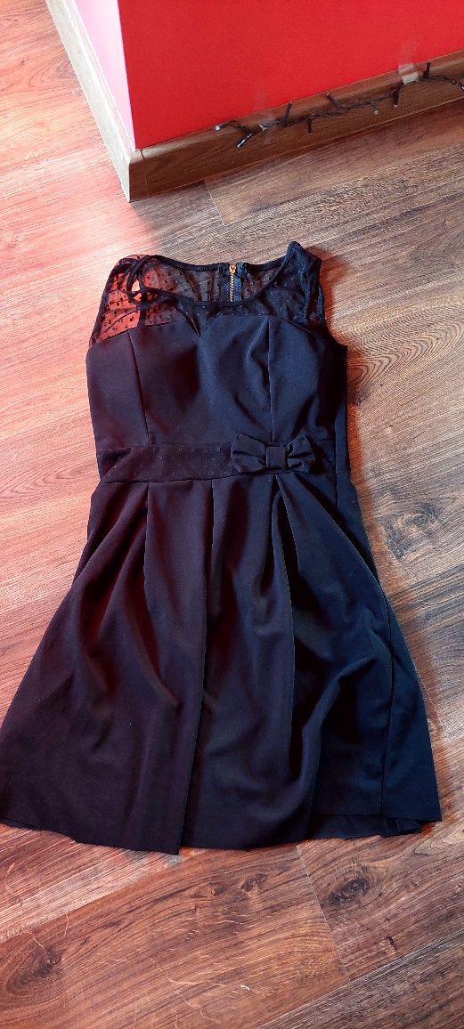 Nowa czarna sukienka z siateczką na dekolcie S/M