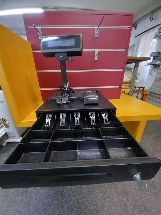 Visor, pistola infra vermelhos e gaveta