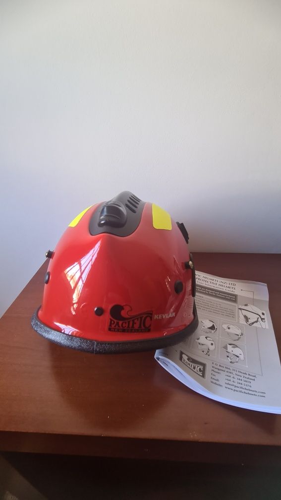 Capacete Bombeiro Pacific c/ ventilação NOVO