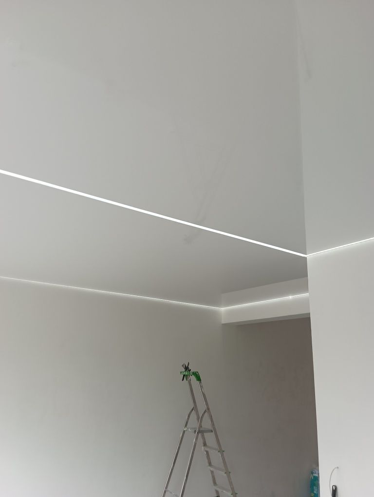 Sufit z oświetleniem LED