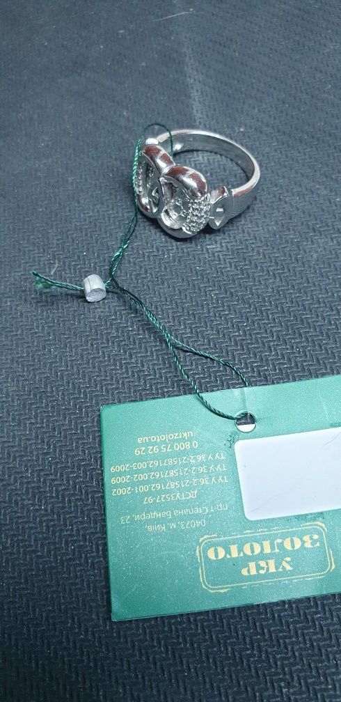 Продам кольцо GUCCI серебро новое с биркой.