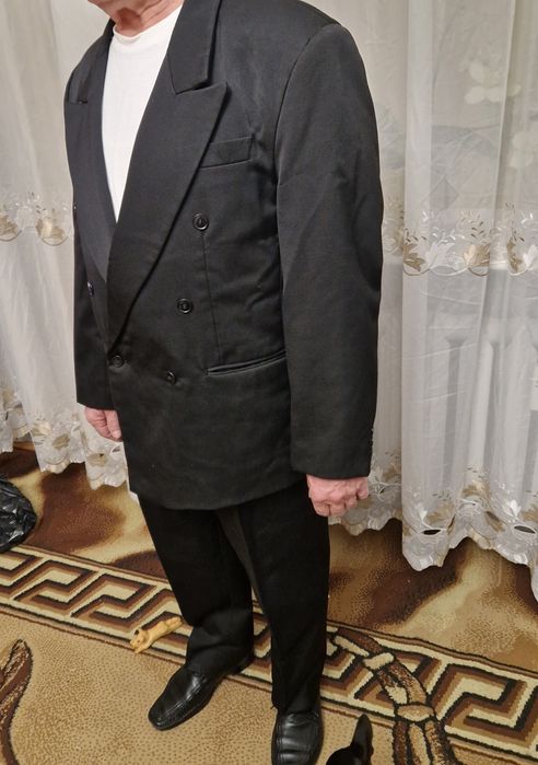 Garnitur   męski   176 wzrostu.do negocjacji.