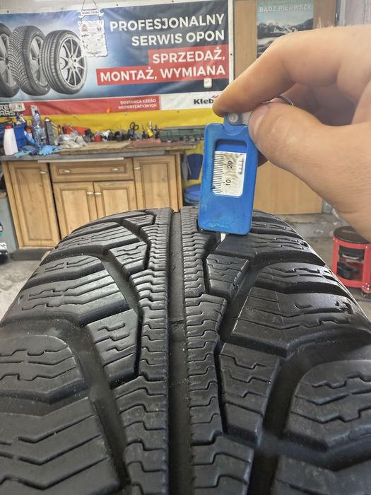 Koła SKODA  R15 z oponami zimowymi 195/65R16 KOŁPAKI