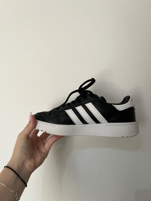Sapatilhas adidas team para court