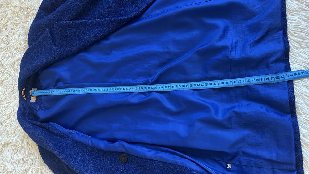 Пальто синього кольору