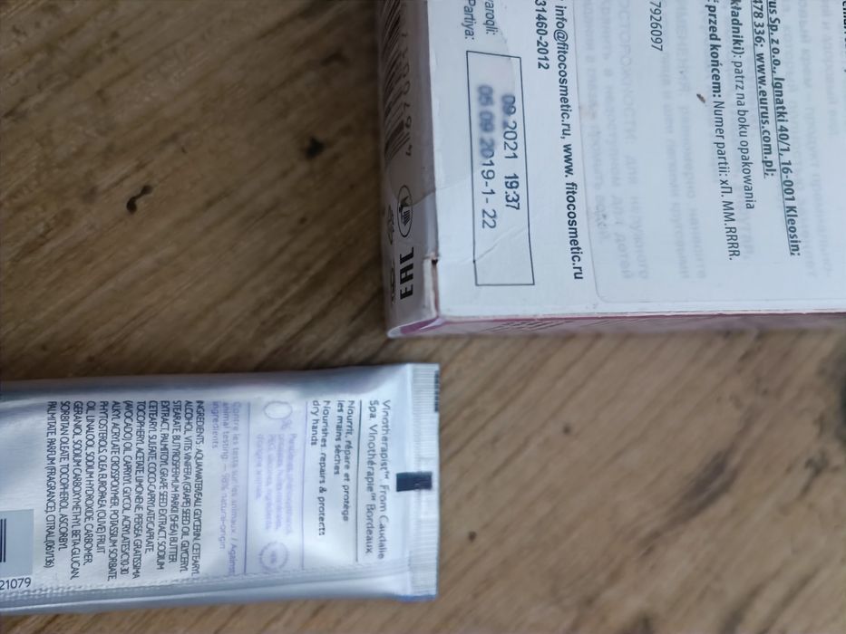 Zestaw kosmetyków kremy do rąk ciała stóp yves rocher caudalie douglas