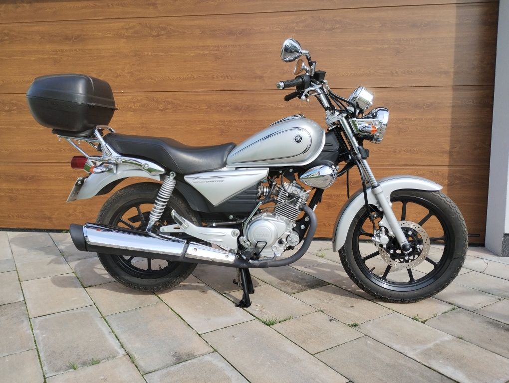 Motocykl Yamaha YGR125custom