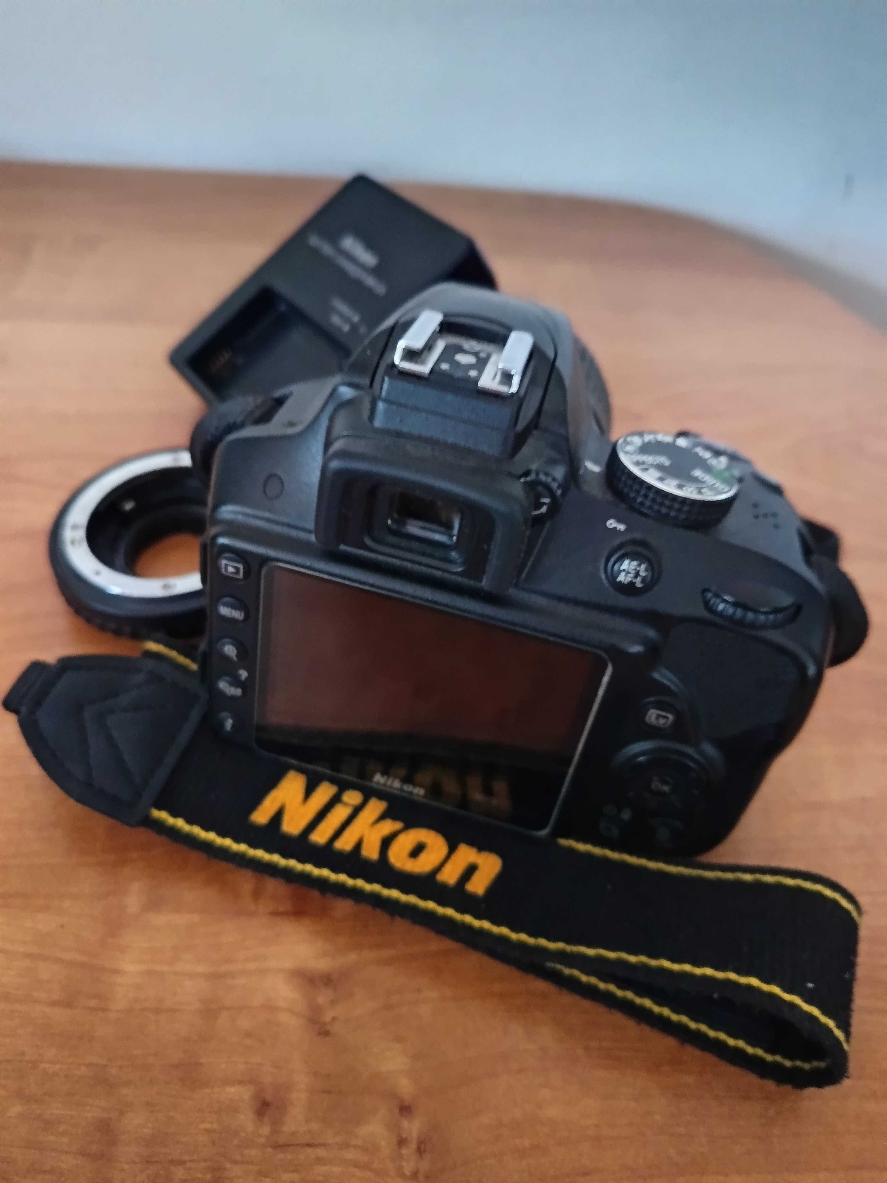 Nikon DIGITAL CAMERA D3300 z ładowarką