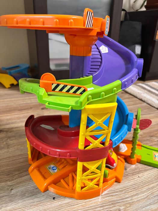 Гірка паркінг з машинкою на батарейці технок