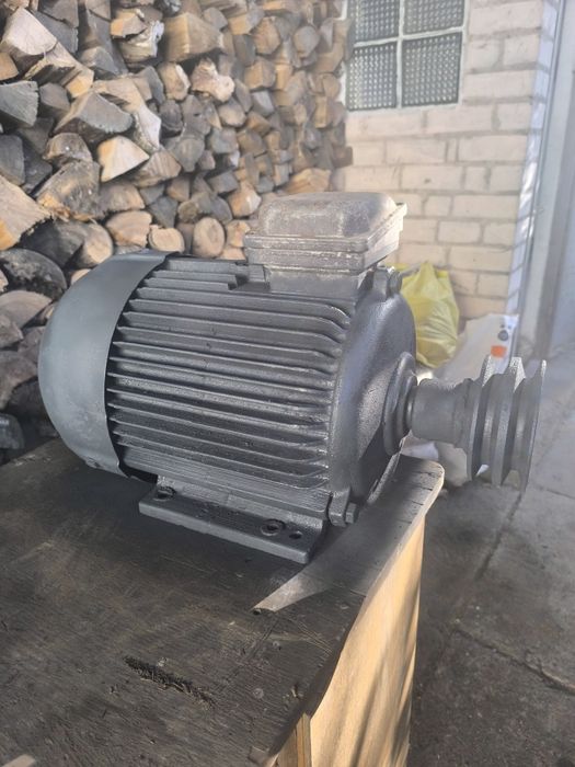 Электро двигатель 11 клв/1450 об/м.
