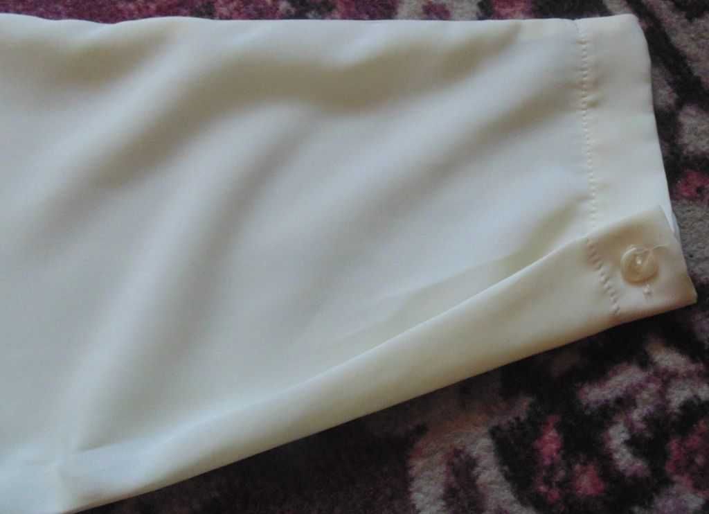 Ніжна молочна блуза/сорочка Dalia з вишивкою з гудзиками 48-50р