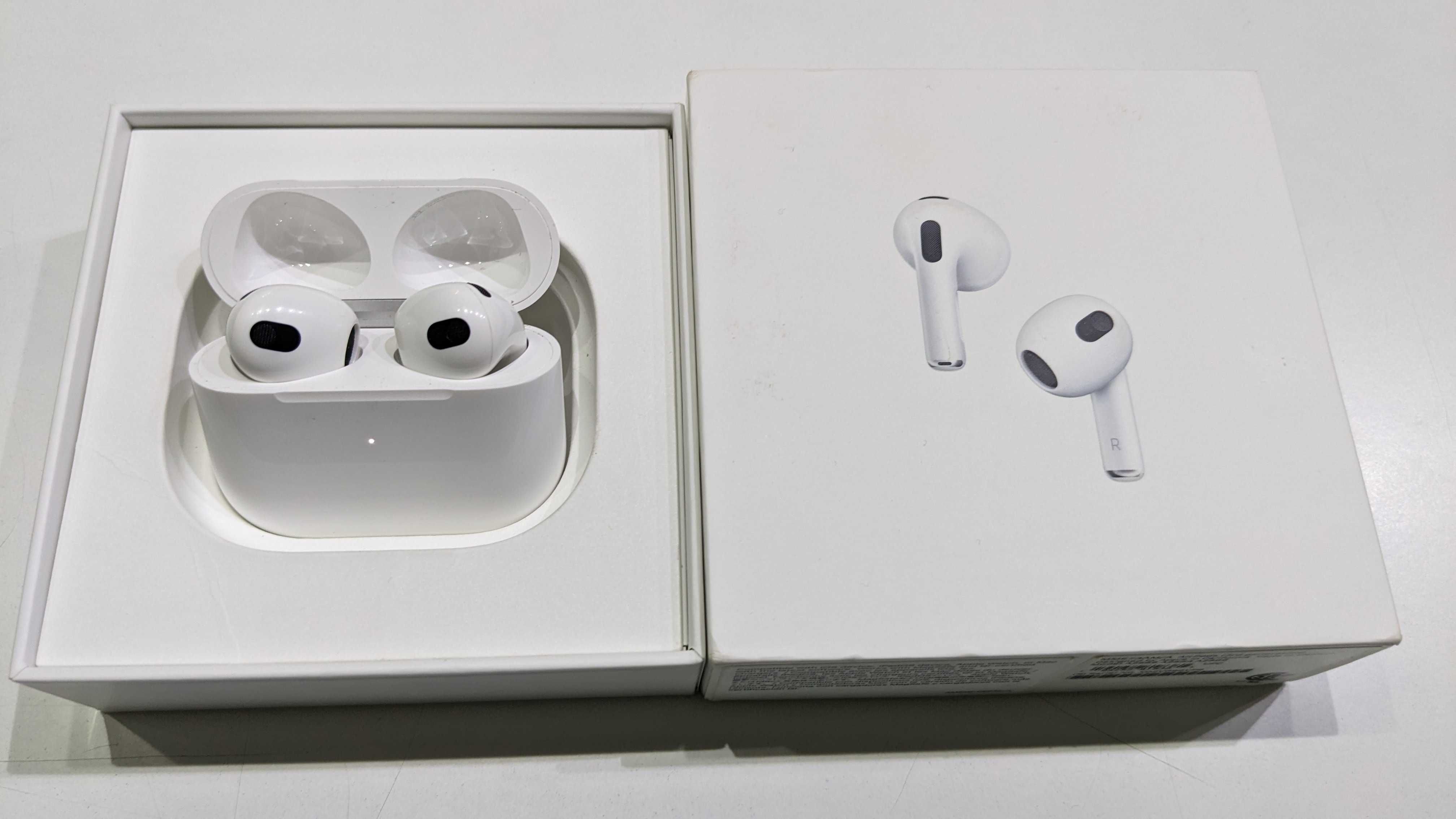 Apple AirPods 3 & MagSafe Charging Case - наушники (оригинал 100%)