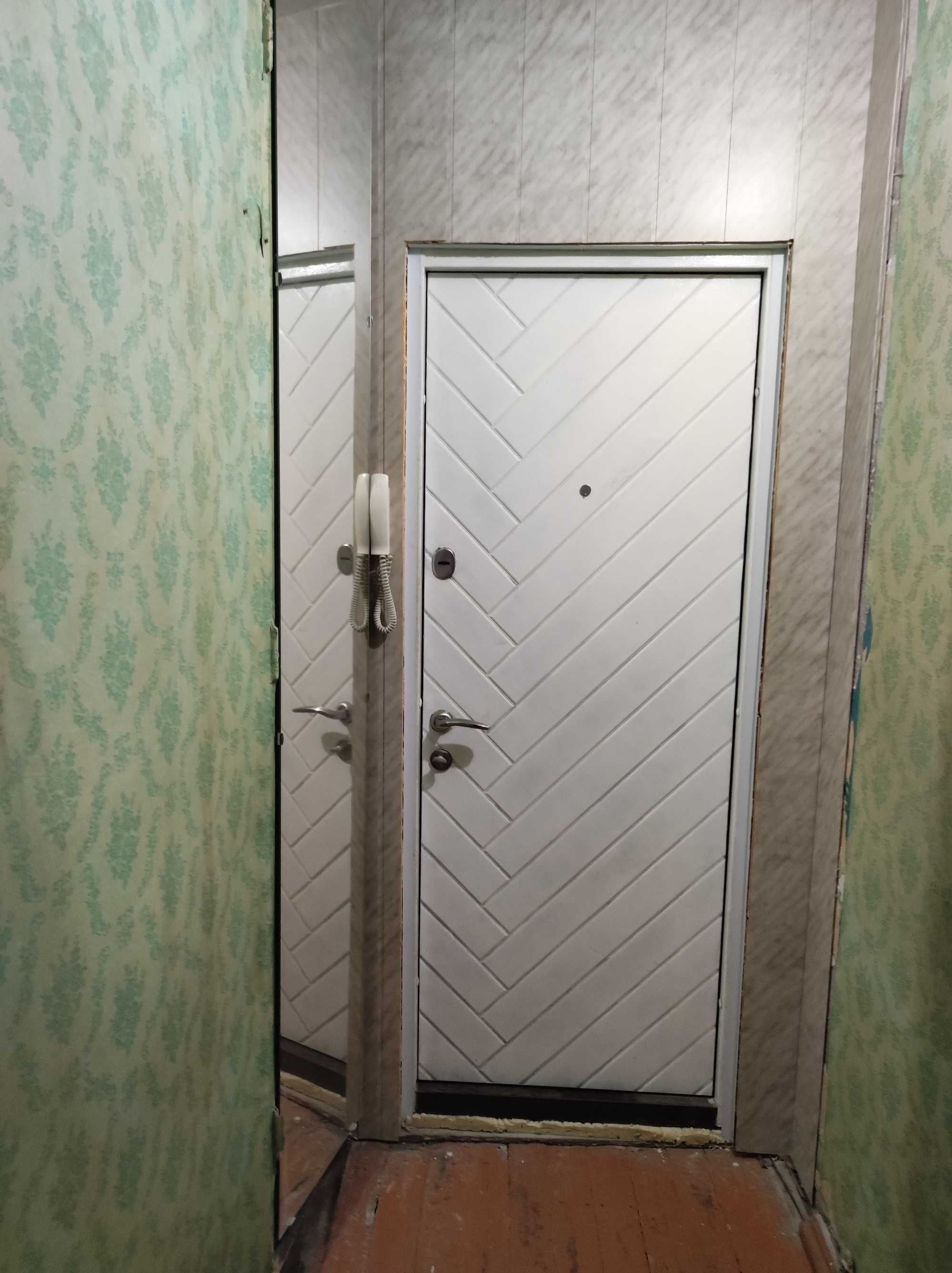 Продам 2кіім. кв.-власник,пр.Свободи(між зуп.Г.УПА та В.Пугачова)