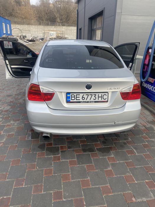 У продажу Bmw e 90  2.0 бензин