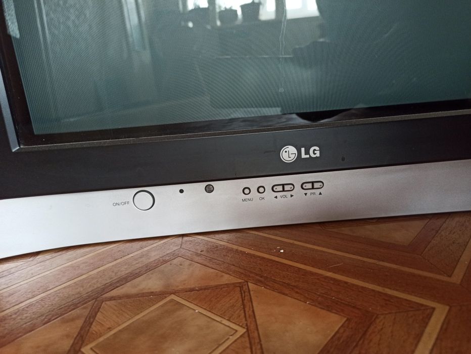 Продам телевизор LG