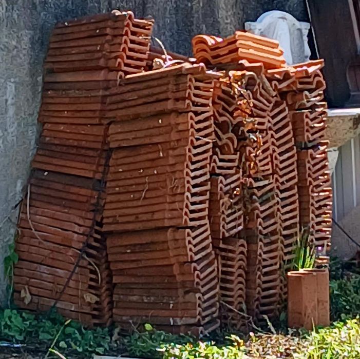 Vendo telhas pequenas