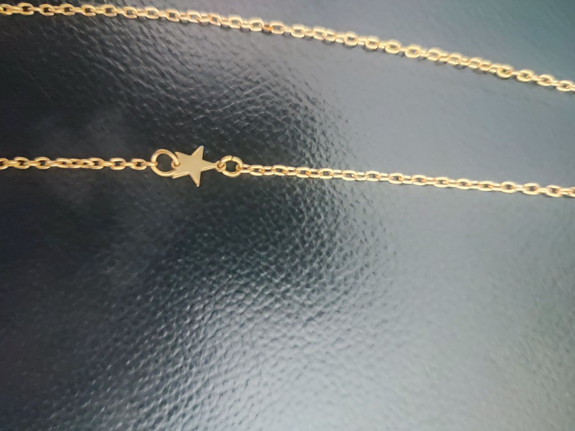 Fio dourado impecável