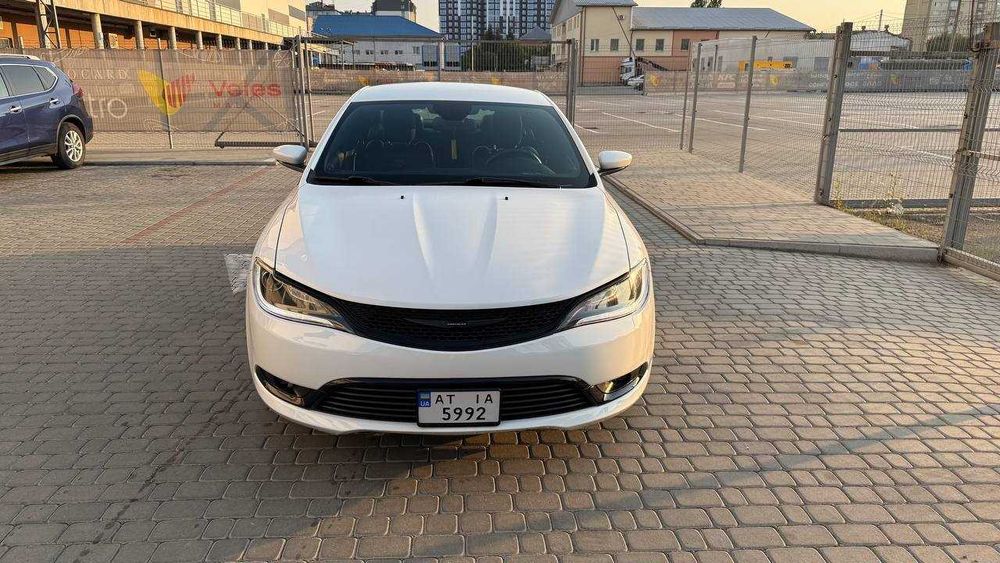 Продам авто Chrysler 200 Sport версія
