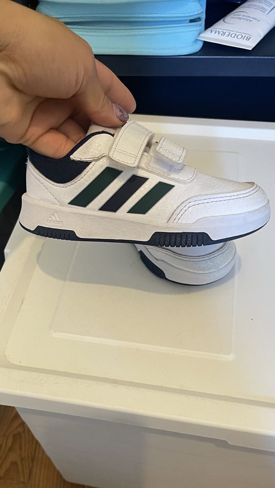 Tenis adidas n24