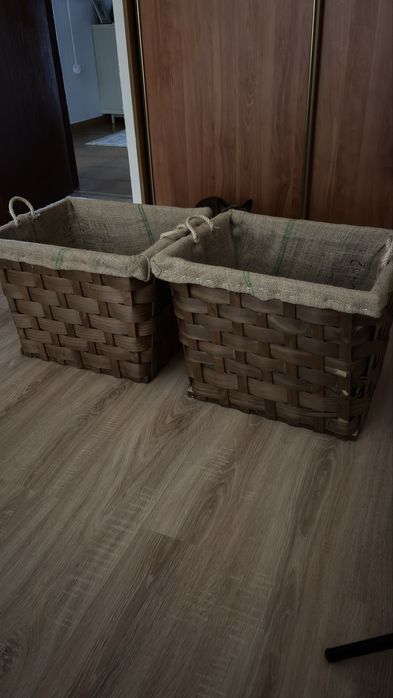 Cestos de verga com fundo em serapilheira