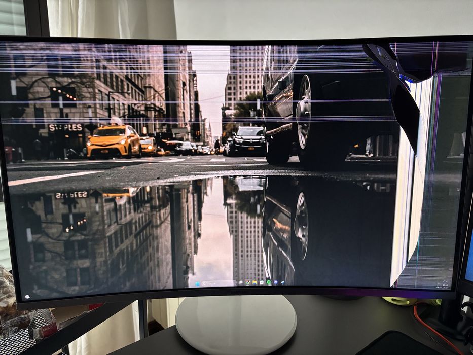 Vendo monitor Samsung C32H711 danificado