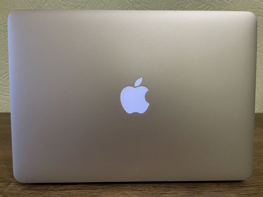 MacBook Air (13-inch 2017)