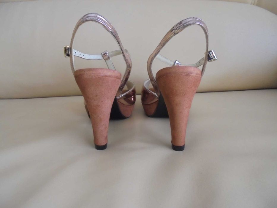 sandálias de senhora novas sem etiqueta