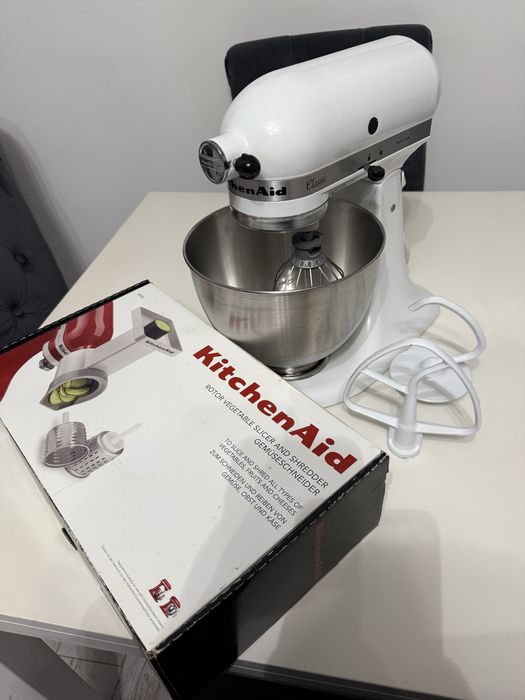 KitchenAid robot planetarny + zestaw do tarcia i szatkowania