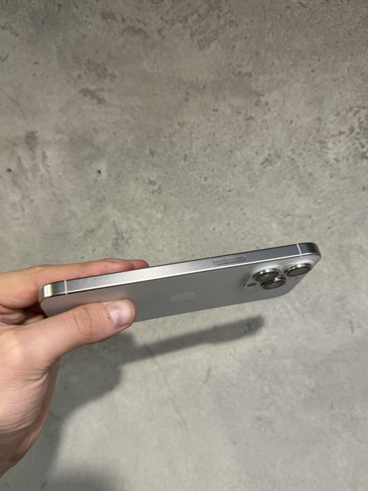 Б/у iPhone 15 Pro Max 256Gb White Titanium