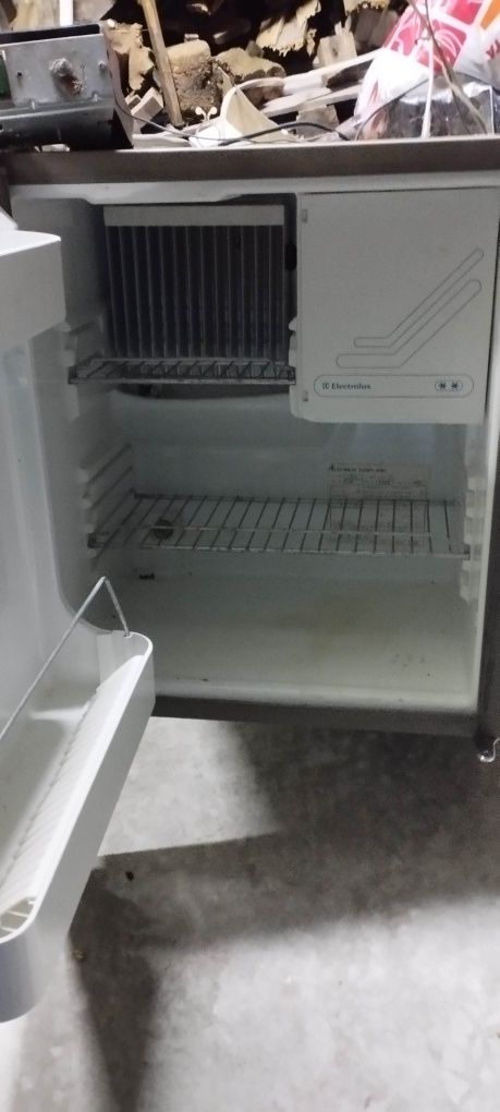 Frigorífico trivalente e lava loiça
