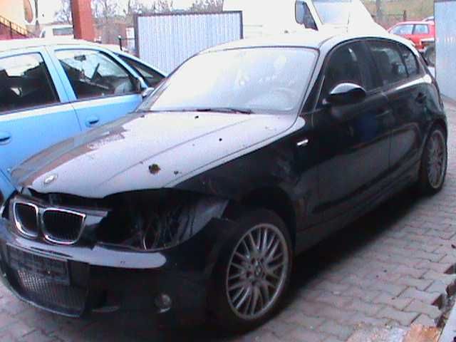 BMW E87 Seria 1  lampy tył,  błotnik lewy,  klapa drzwi alufelgi