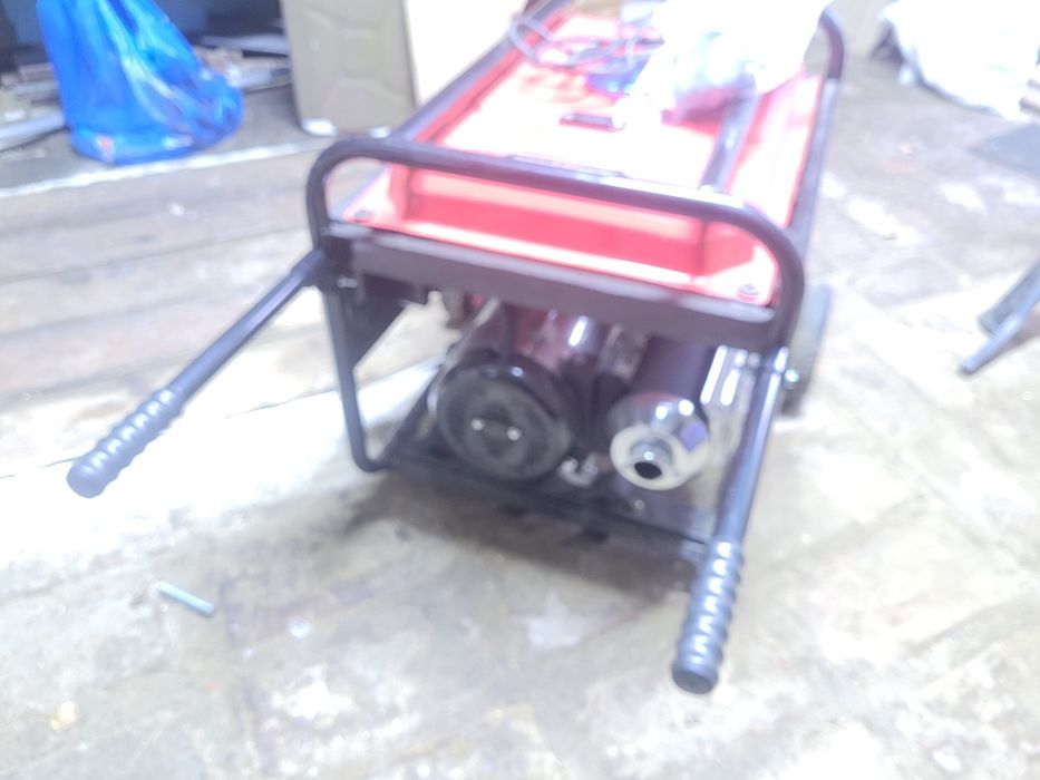 Генератор 5.5 квт. Бензин.DT 1155