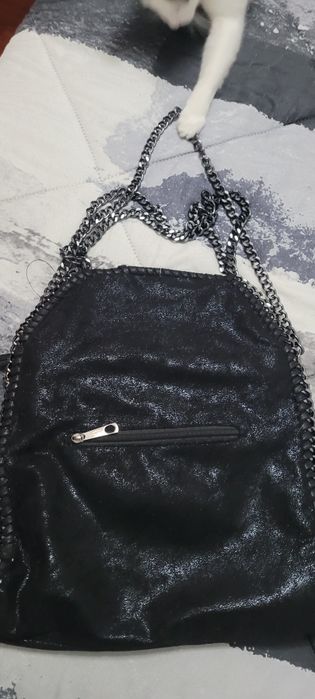 Carteira preta espaçosa