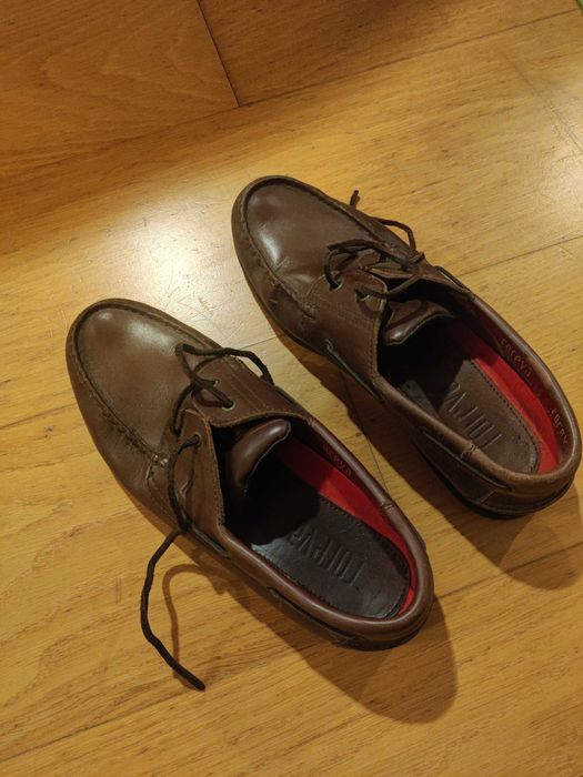 Sapatos castanhos Foreva