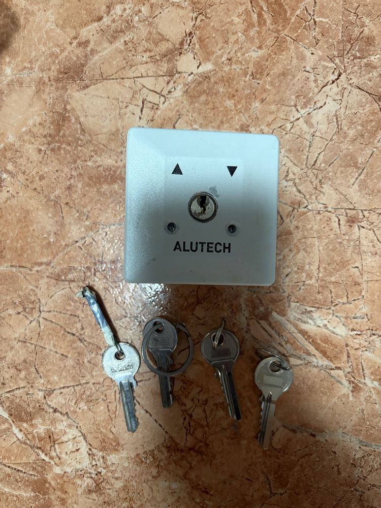 Alutech сердцевина замка з ключами для електричного ролету