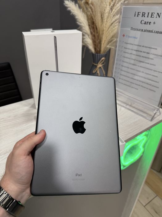 New/Open iPad 9 10.2” 64gb black