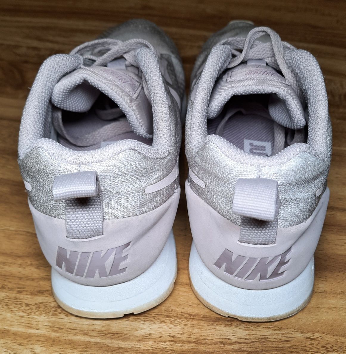 Buty Nike MD Runner 2 27,5 23,5cm Różowe