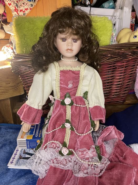 Śliczna porcelanowa duża lalka 40 cm