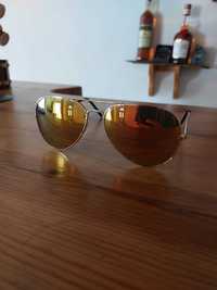 Óculos de sol usados