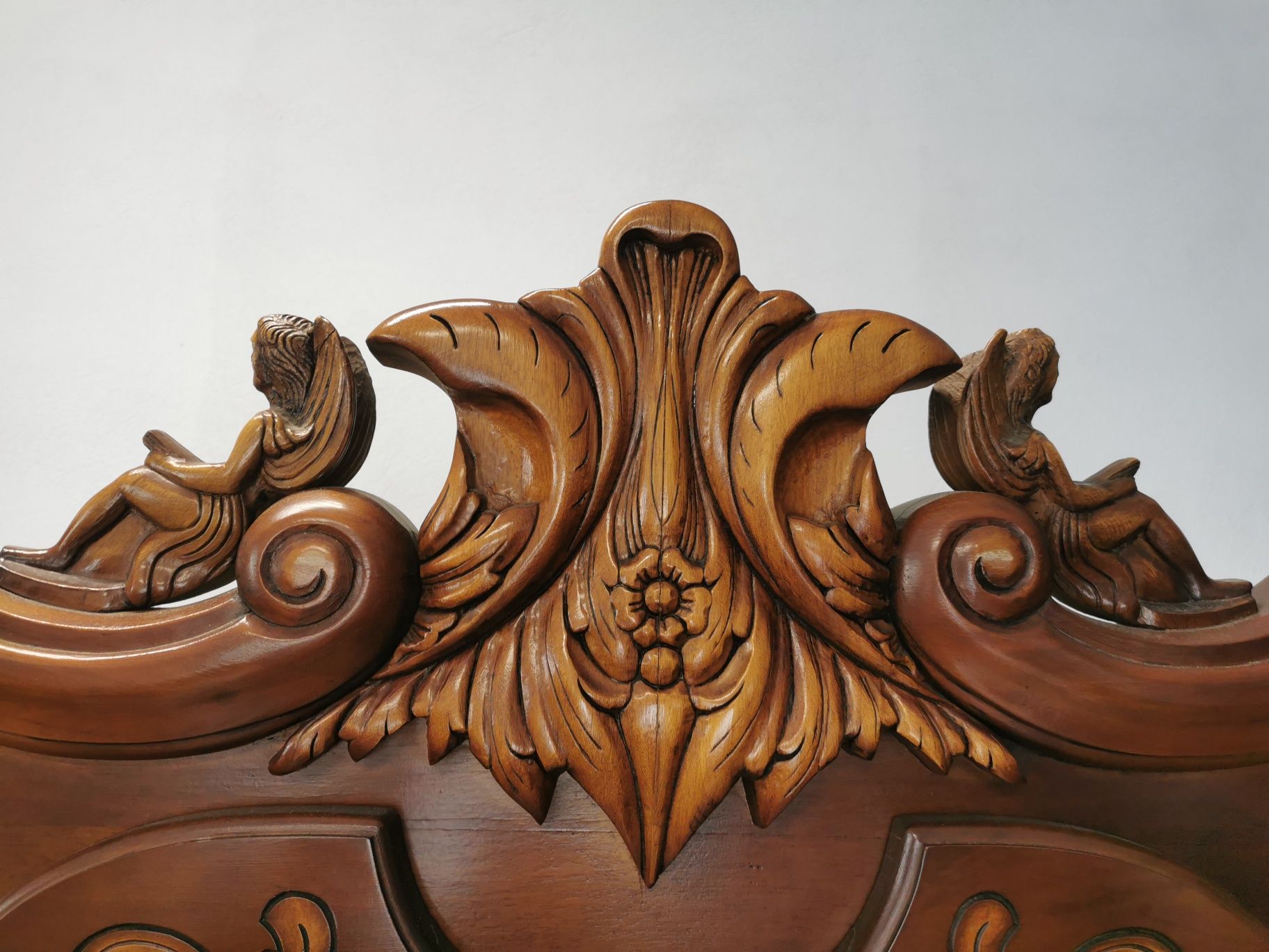 Piękna rzeźbiona barokowa witryna drewniana ciężka meble holenderskie