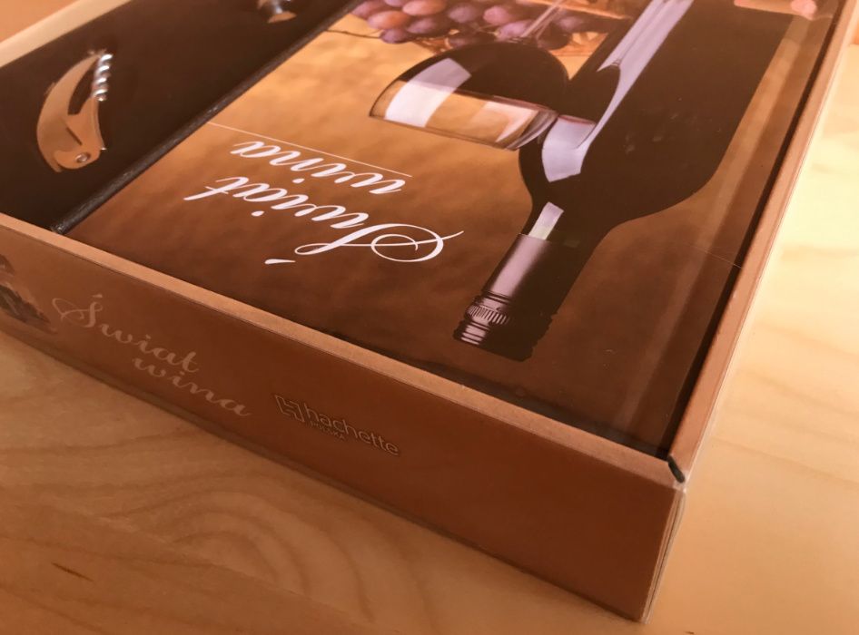 ŚWIAT WINA box prezentowy: korkociąg, książka