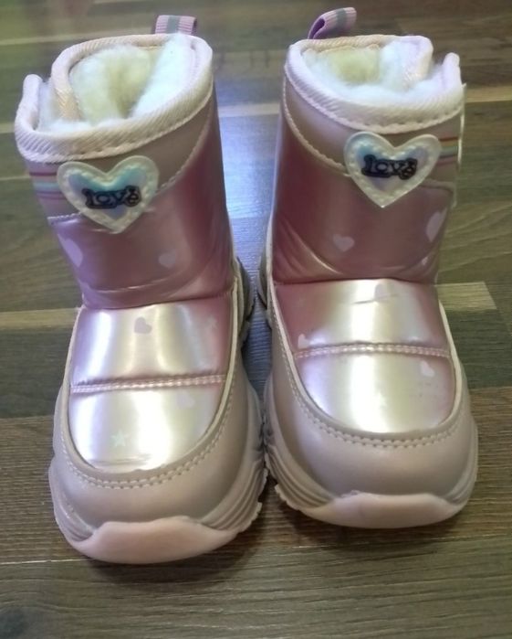 Продам зимнюю обувь