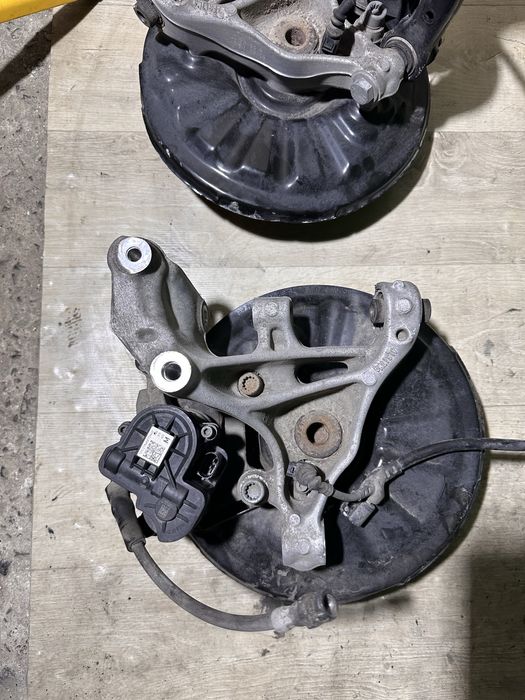 цапфа кулак ступица зад право лево пассат б8 европа седан passat b eur