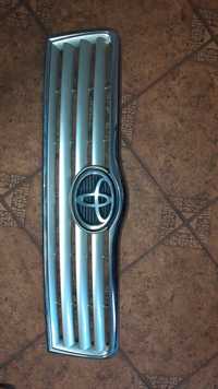 Grill Atrapa Toyota Avensis T25